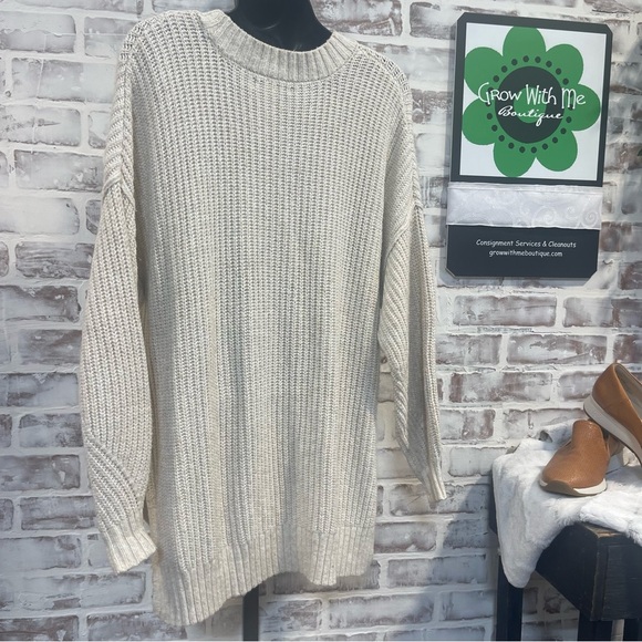 American Eagle Outfitters Cream Crew Neck Sweater - Picture 9 of 9